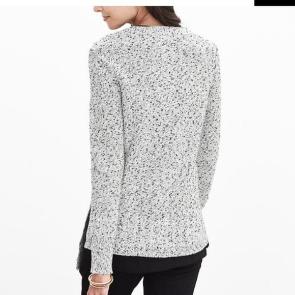 Banana Republic Chunky Warm V Neck Pullover Small - Picture 2 of 9